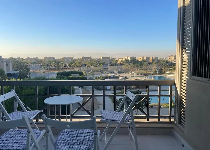 شقة Cozy 1br Einbay With Stunning Pool Views عين السخنة