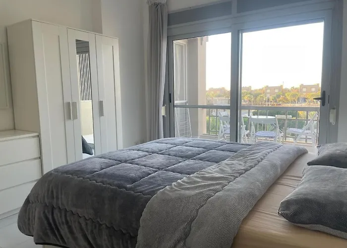 Cozy 1br Einbay With Stunning Pool Views شقة عين السخنة