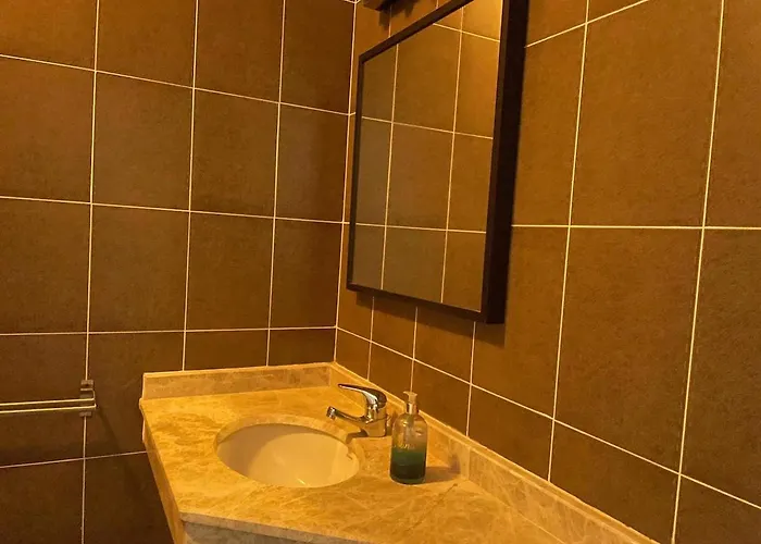 Cozy 1br Einbay With Stunning Pool Views شقة
